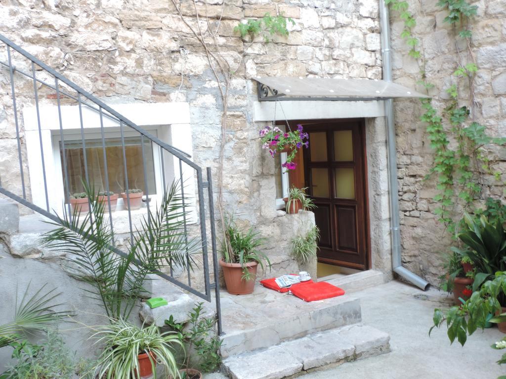 Apartment Palmin Dvor-jercic Split