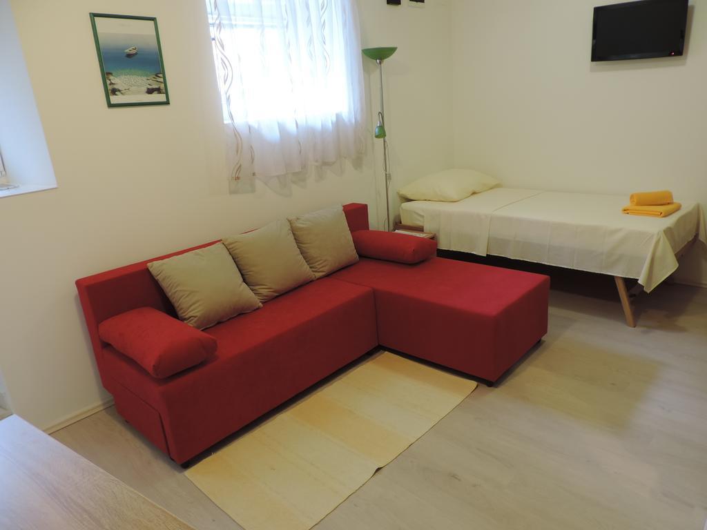 Palmin Dvor-jercic *
